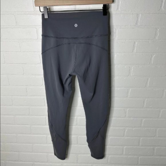 Lululemon In Movement 7/8 Tight *Everlux 23" Titanium sz 6 - Picture 2 of 7